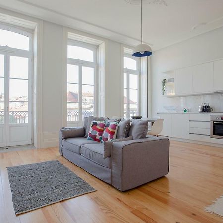 Downtown Spacious Studio Porto Bagian luar foto