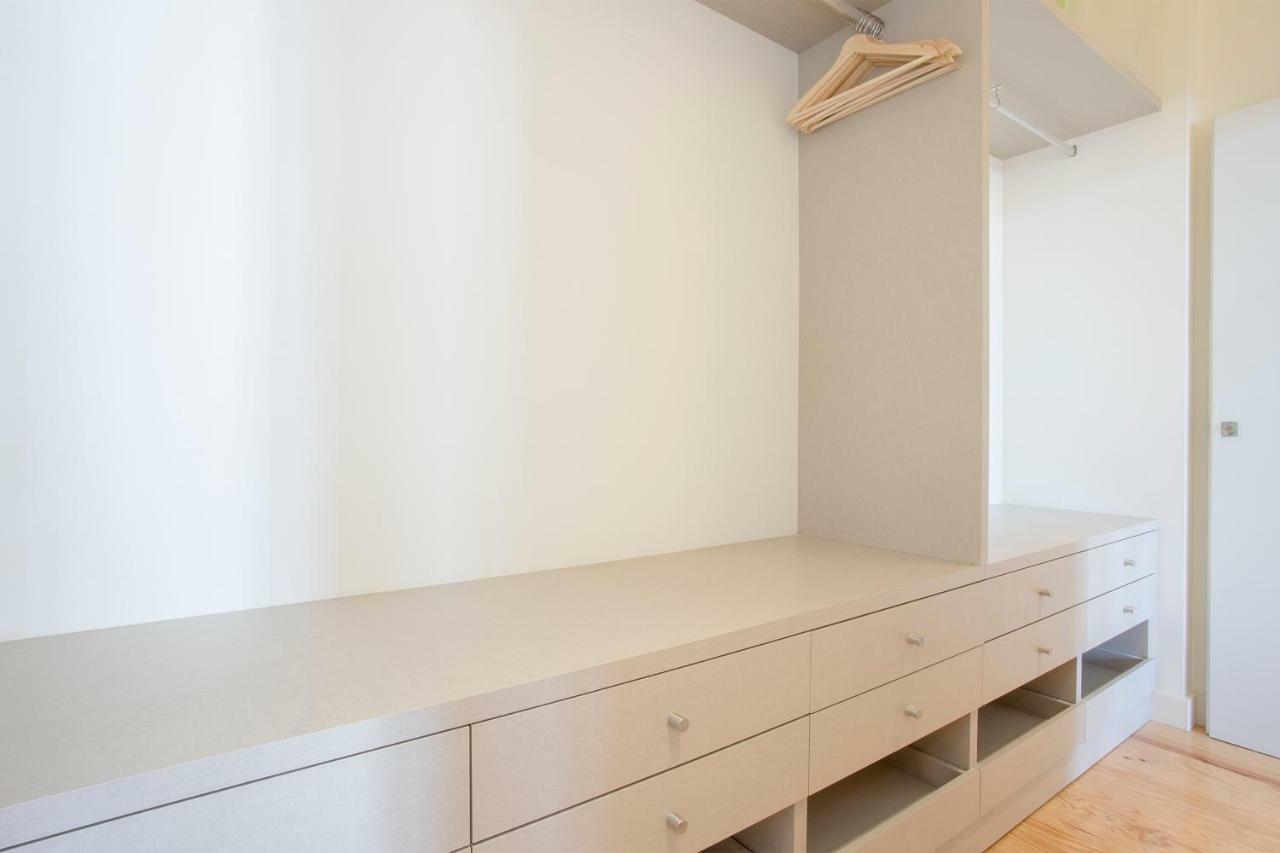 Downtown Spacious Studio Porto Bagian luar foto