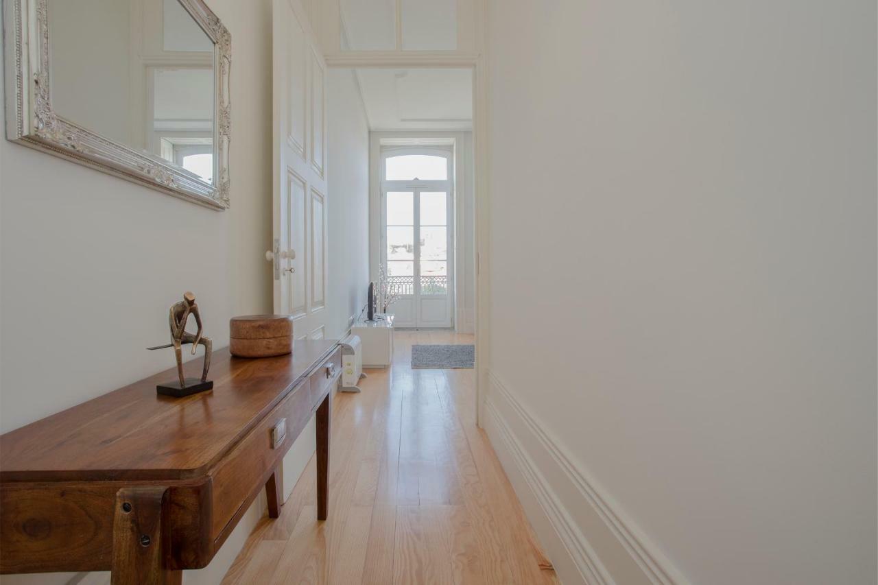 Downtown Spacious Studio Porto Bagian luar foto